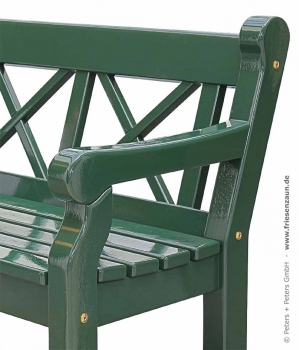Preview: 3er Gartenbank HAMPTON - lackiert Preview: Besonders beeindruckend - Armlehne Gartenbank HAMPTON aus massivem ODUM-IROKO Hartholz