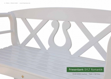 Preview: Friesenbank SYLT Romantik - lackiert Preview: Weiße Friesenbank SYLT Romantik - Gesamtbreite 128 cm - Sitzbreite 100 cm - ODUM-IROKO Hartholz - Made in Germany mit  klassischer Lyra in der Rückenlehne